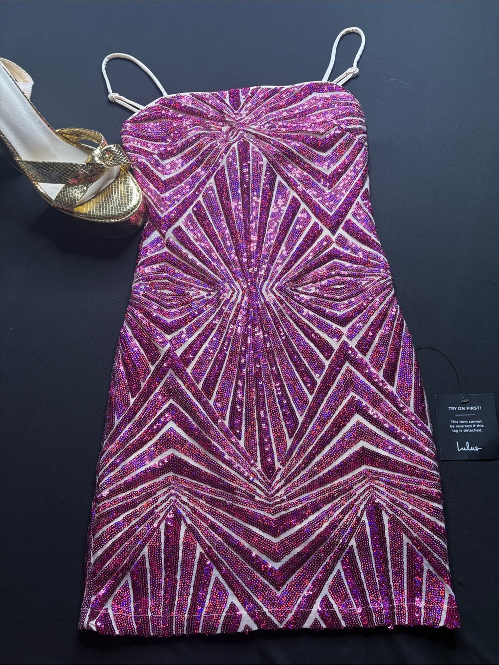 Lulu's Fuchsia Sequin Geometric Mini Dress- homecoming dress 🩷 NWT size XS
